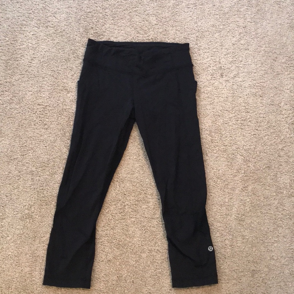 Lululemon size 6 cropped black leggings